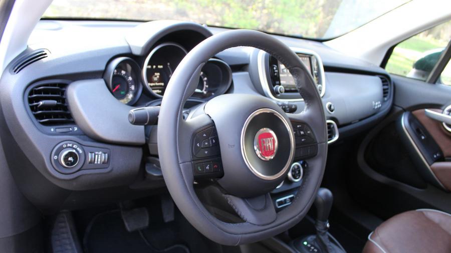 Детали интерьера Fiat 500X (334) 2016 года  (NA) (фото 70 из 72)